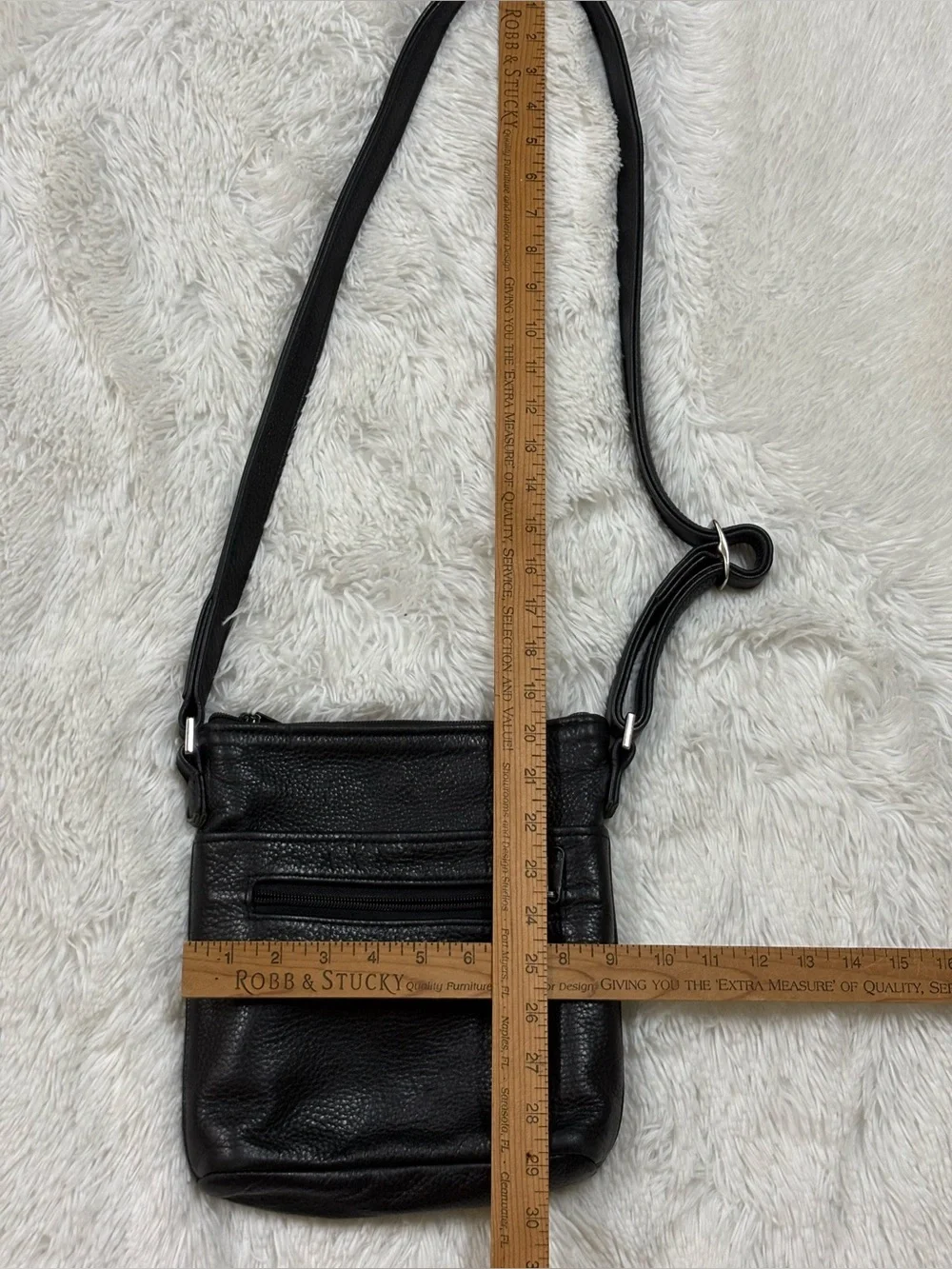Classic Black Leather Crossbody Bag - Unbranded